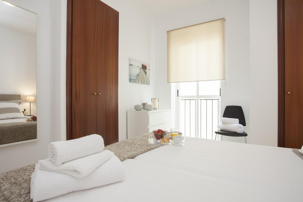 Singularstays Mercado Central Valencia Room photo
