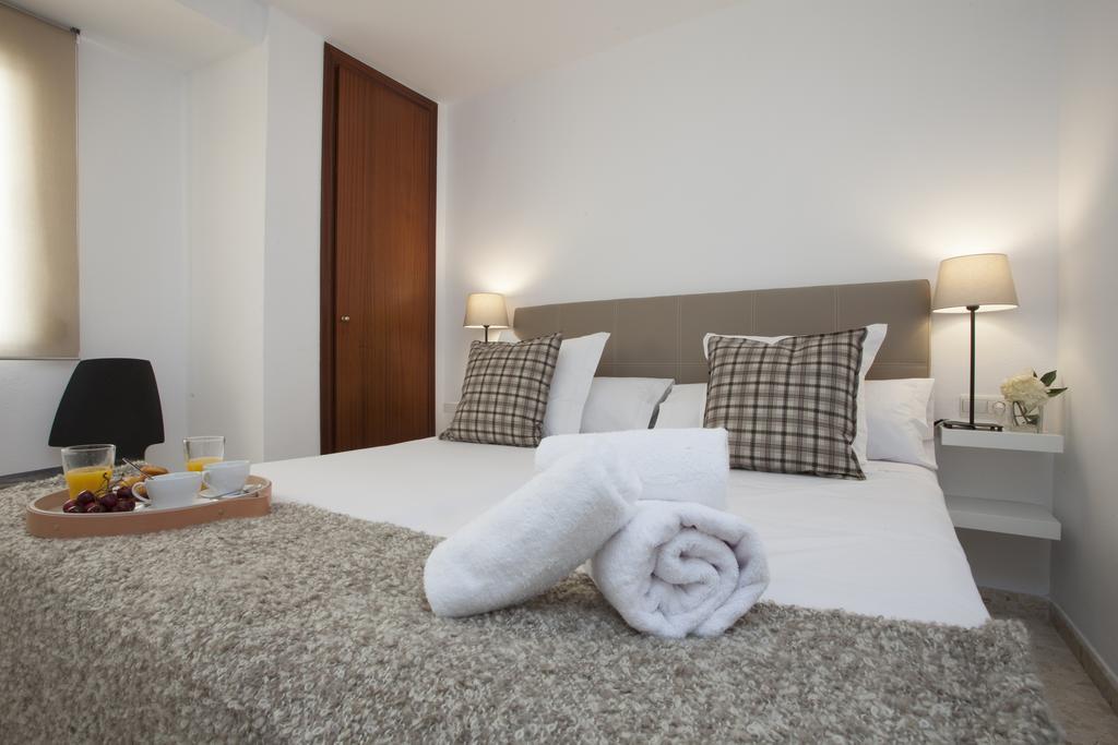 Singularstays Mercado Central Valencia Room photo